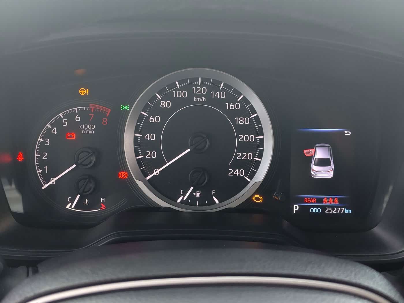 Toyota Corolla 1.5 л 2023 г. Белый, пробег 25200 км