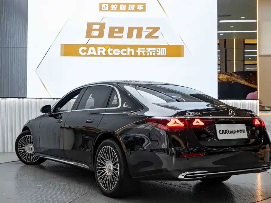 Mercedes-Benz E-Class — миниатюра 6