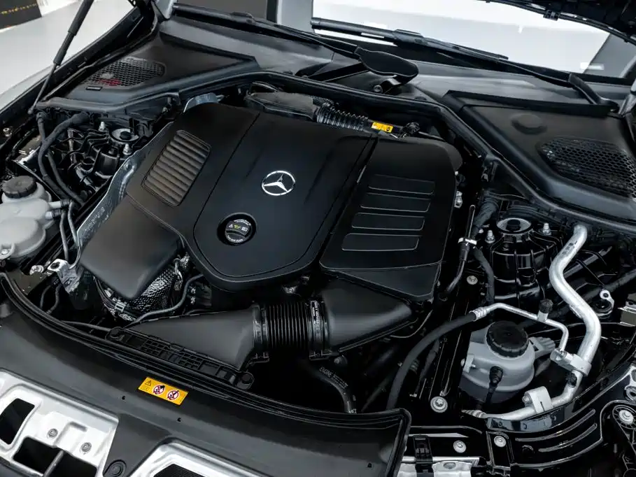 Mercedes-Benz E-Class — миниатюра 11