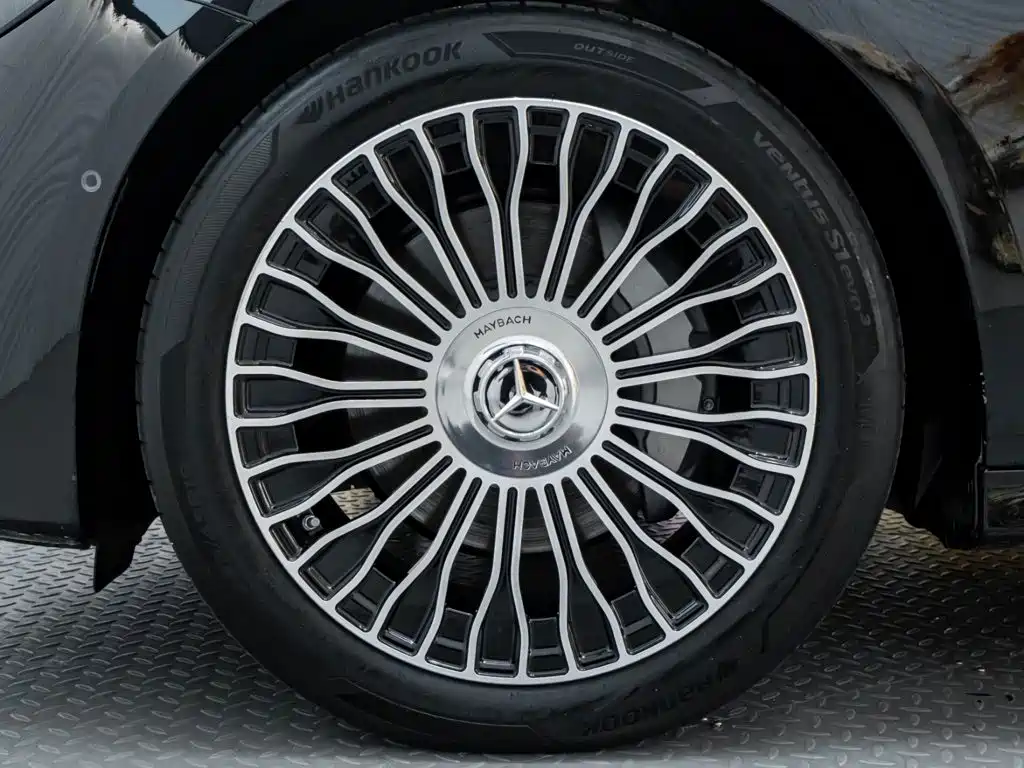 Mercedes-Benz E-Class — миниатюра 10