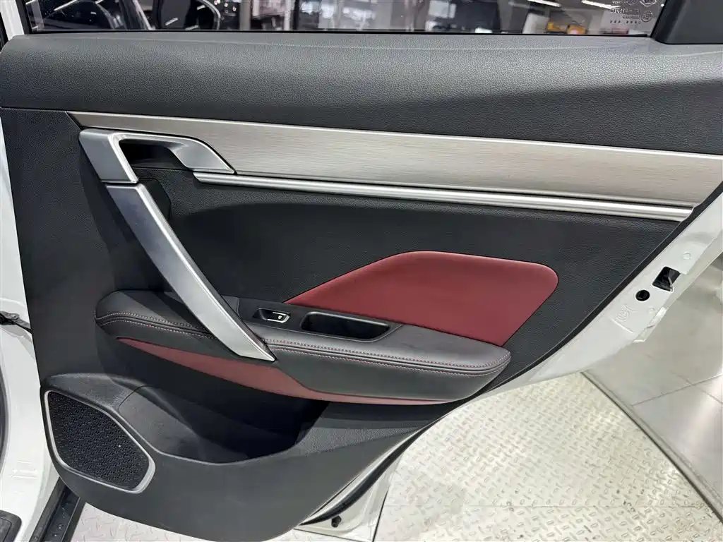Geely Binyue — миниатюра 22