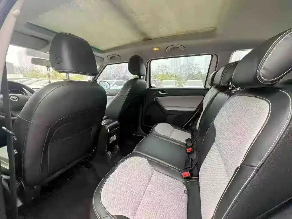 Skoda Yeti — миниатюра 5