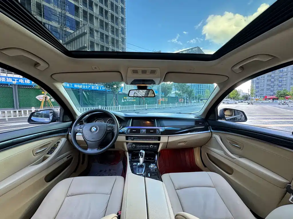 BMW 5 Series — миниатюра 9
