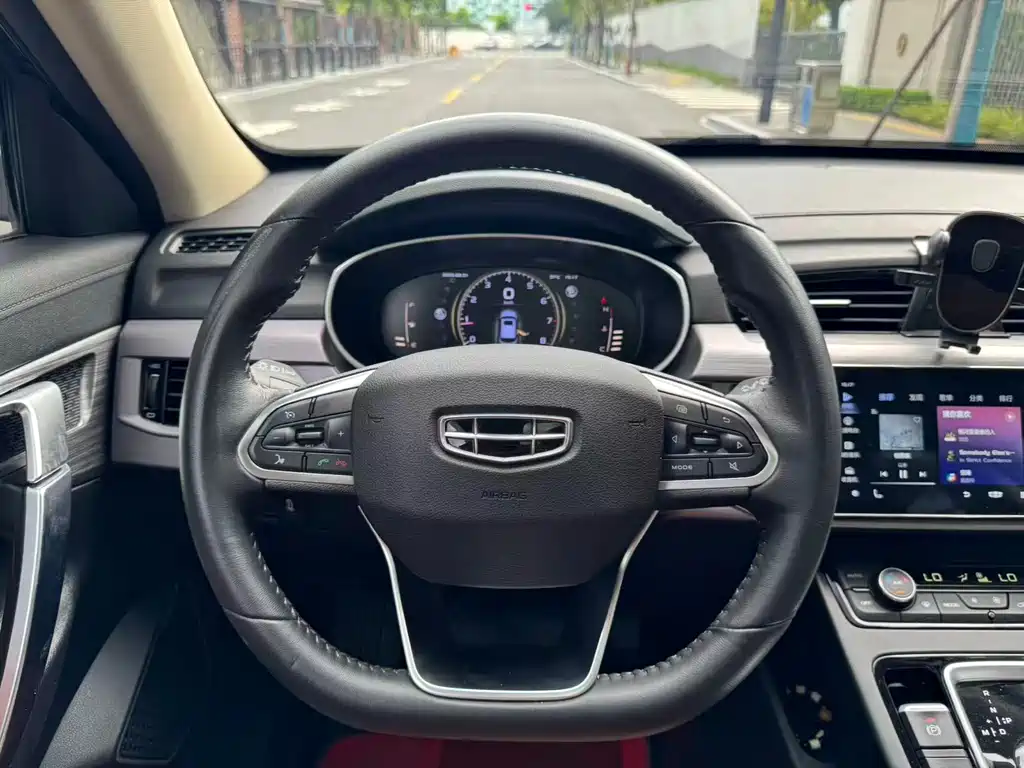 Geely Boyue — миниатюра 13