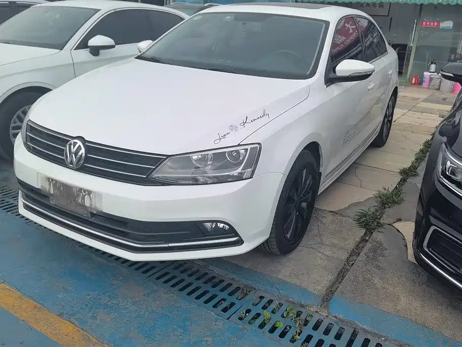 Volkswagen Sagitar 2017