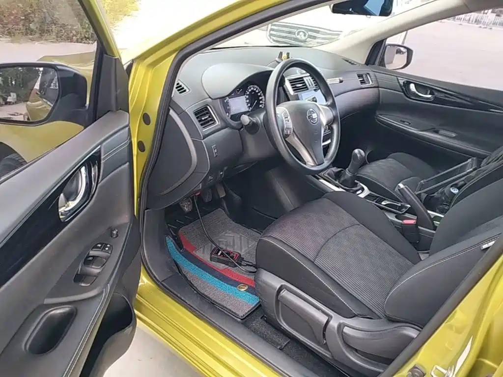 Nissan Tiida — миниатюра 16