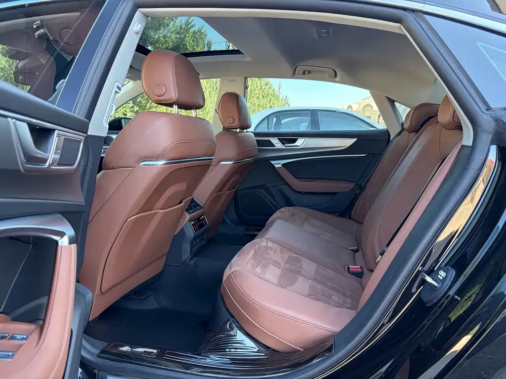 Audi A7L — миниатюра 10