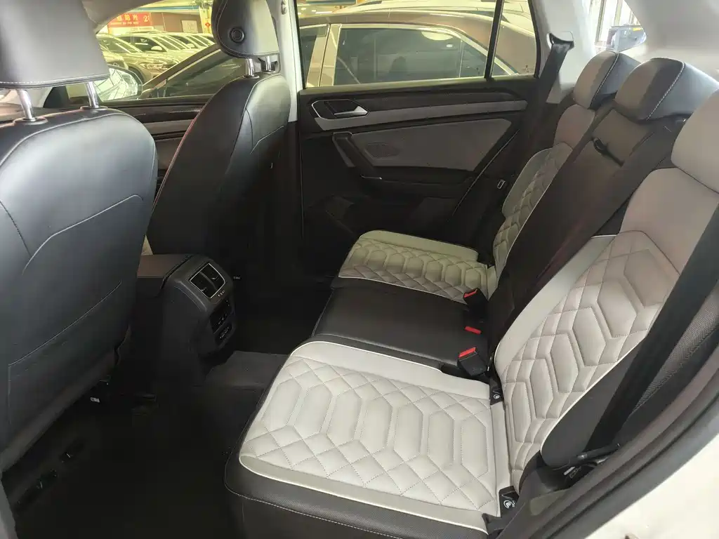 Volkswagen Tayron 2023 330TSI Luxury Plus