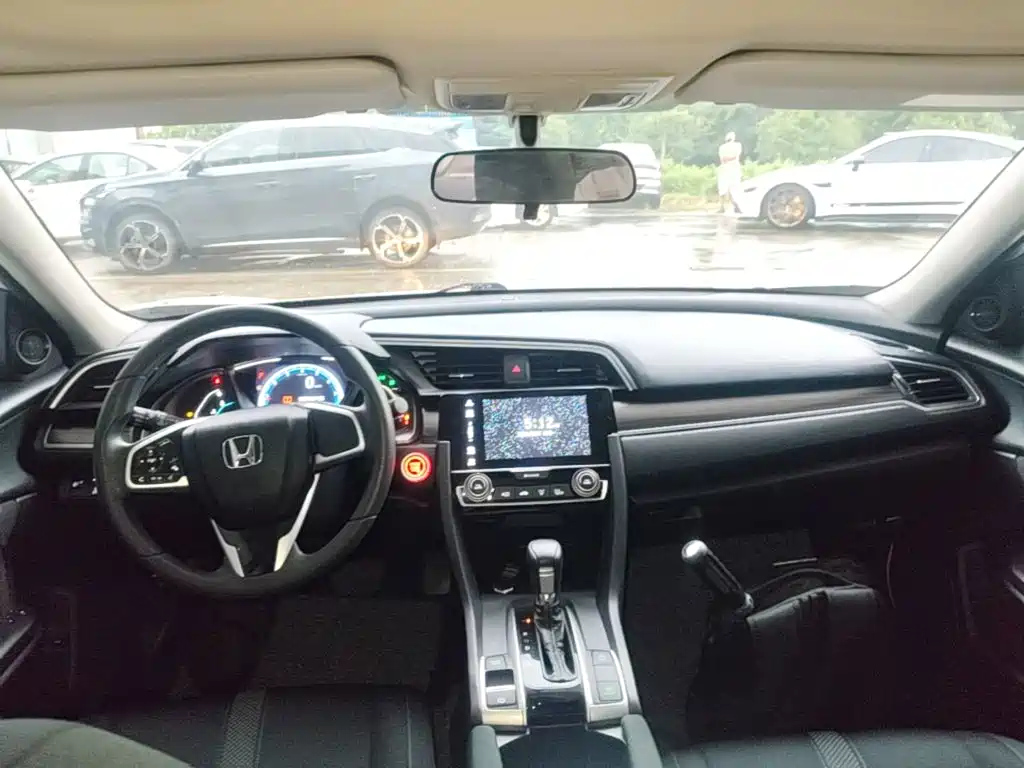 Honda Civic — миниатюра 10