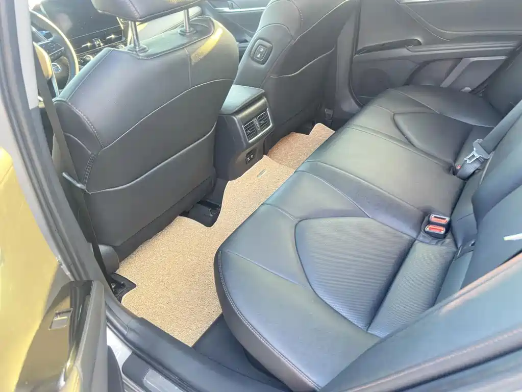 Toyota Camry — миниатюра 11
