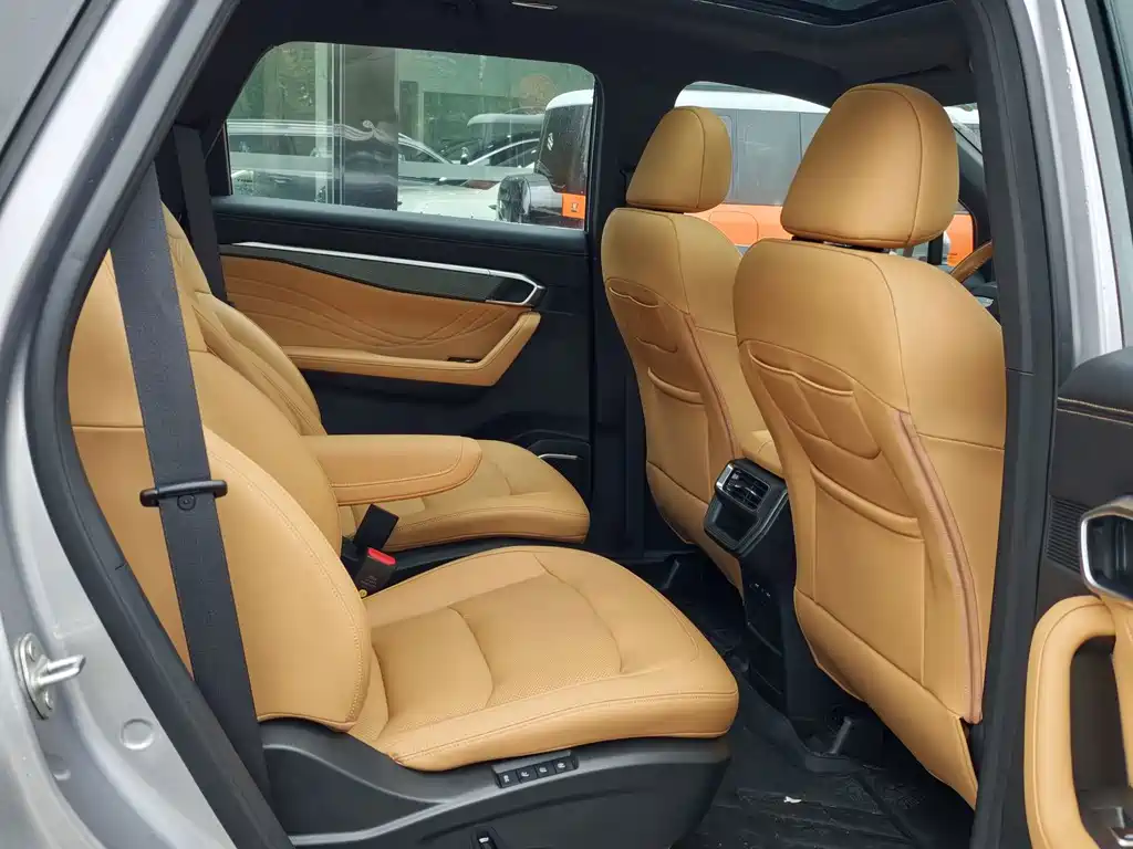 Geely Haoyue L — миниатюра 8