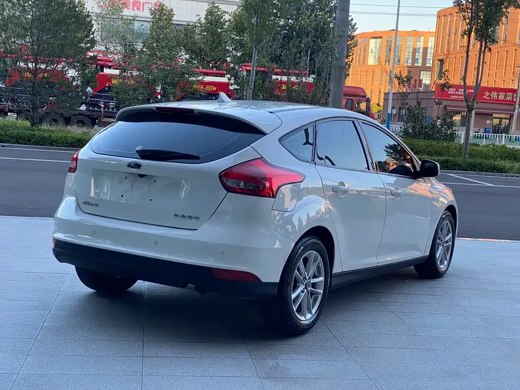Ford Focus — миниатюра 9