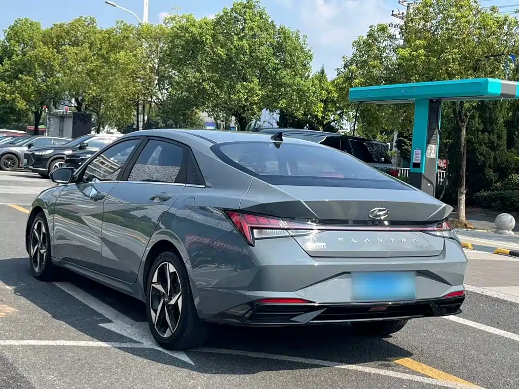 Hyundai Elantra — миниатюра 5