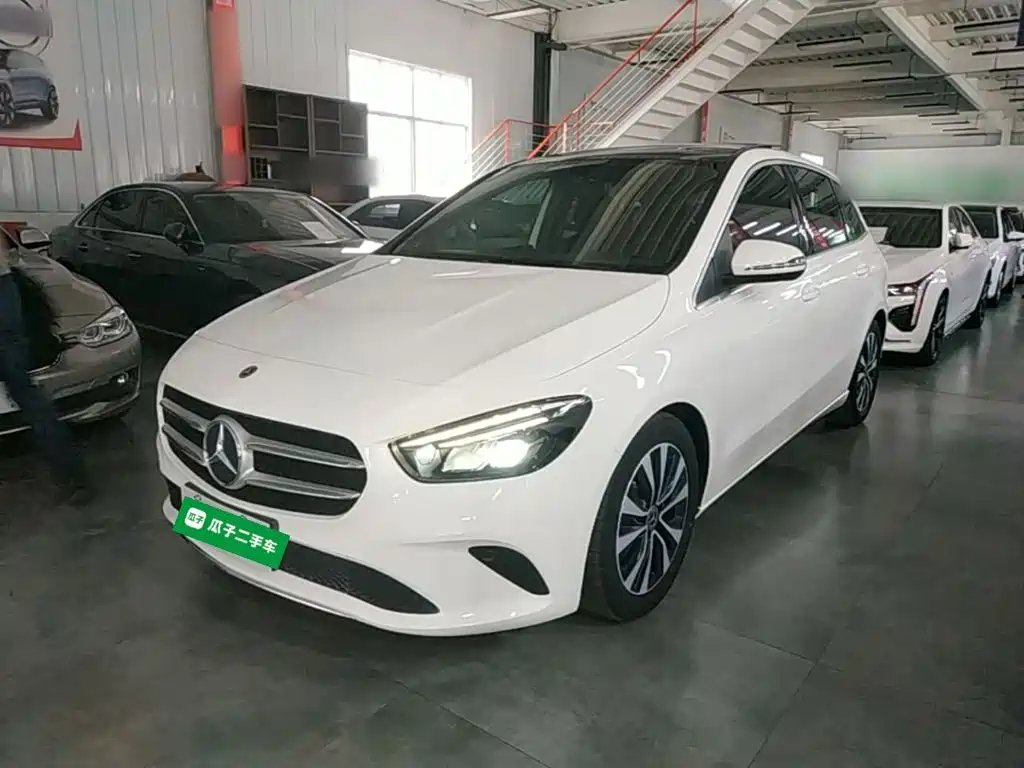 奔驰B级 2021款 B 200 动感型 2021