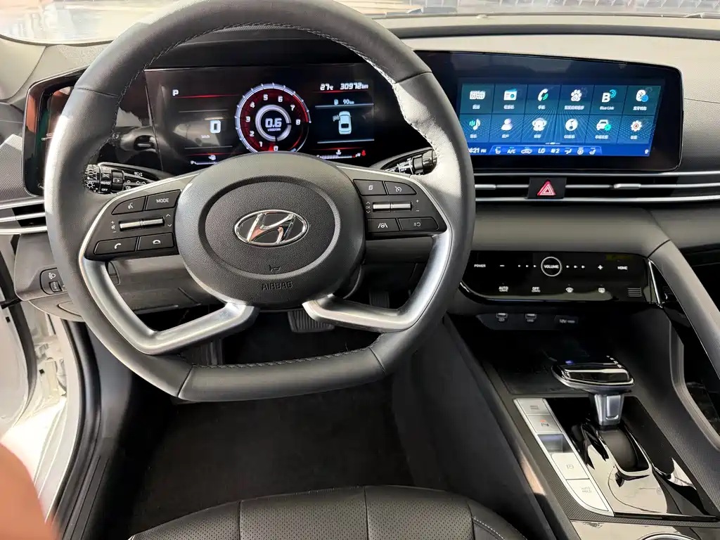 Hyundai Elantra — миниатюра 15