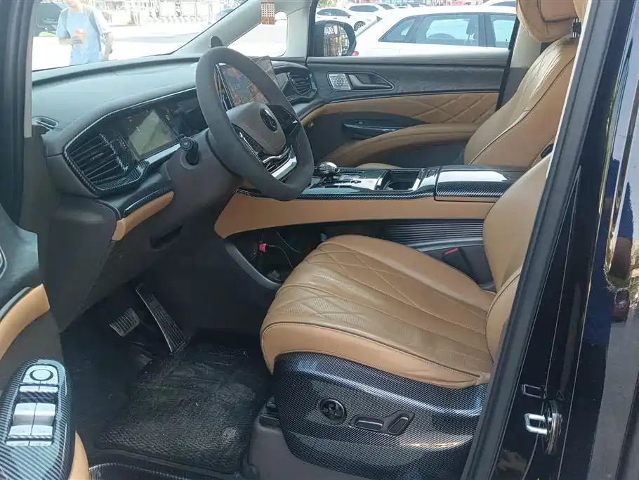 Denza D9 2022 DM-i 1040 Luxury