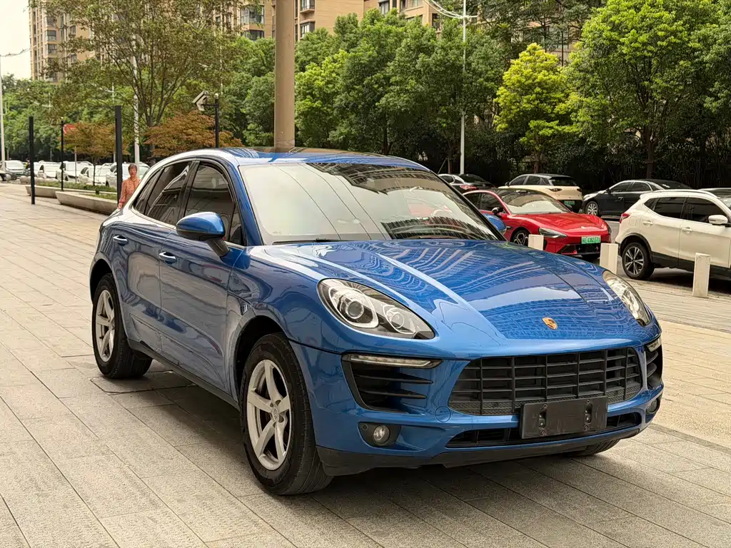 Porsche Macan — миниатюра 3
