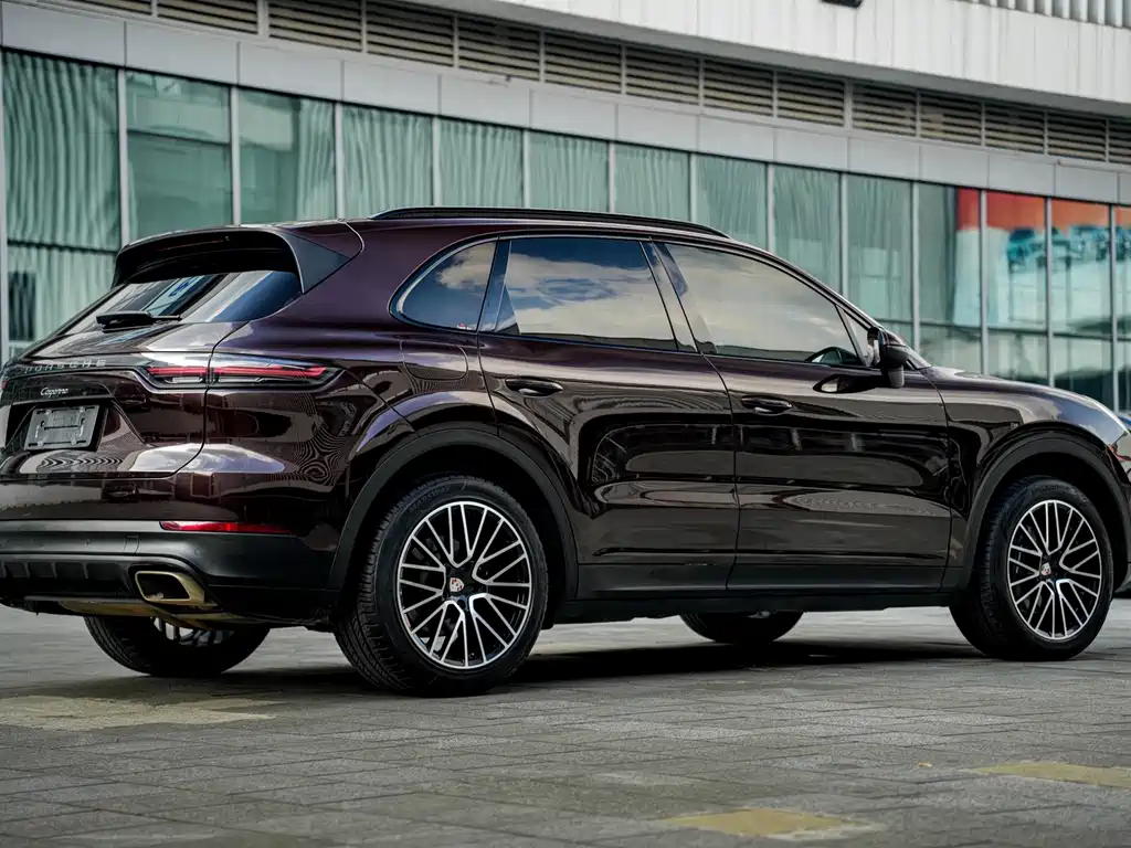Porsche Cayenne — миниатюра 16
