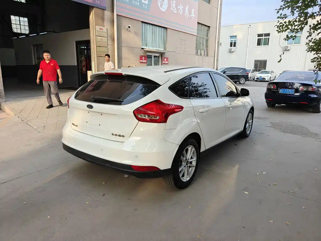 Ford Focus — миниатюра 5