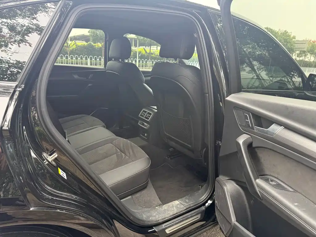 Audi Q5L Sportback — миниатюра 11