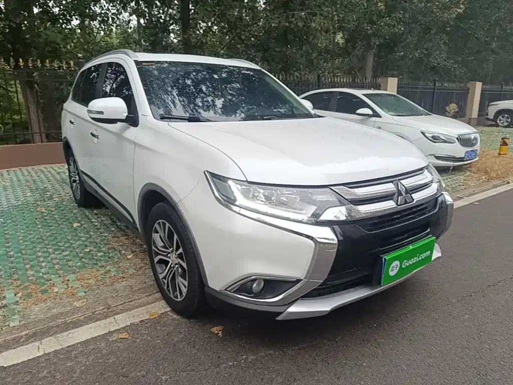 Mitsubishi Outlander — миниатюра 4