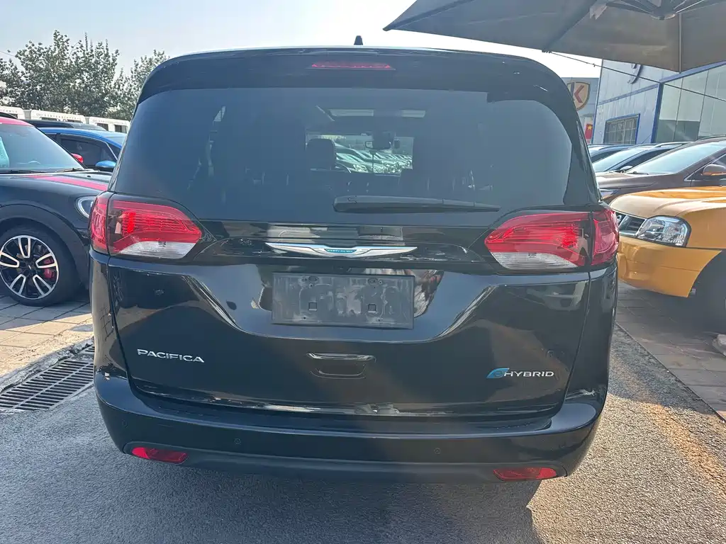 Chrysler Grand Voyager PHEV (Import) — миниатюра 24