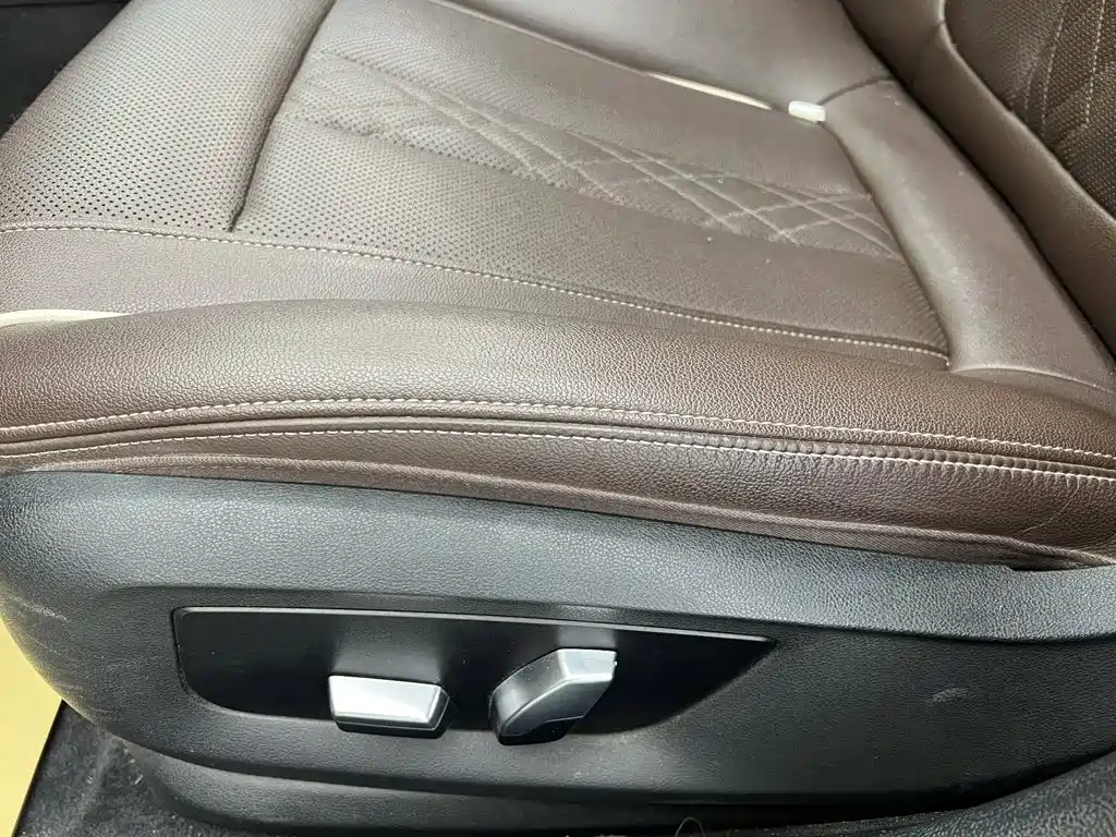 BMW 5 Series — миниатюра 29