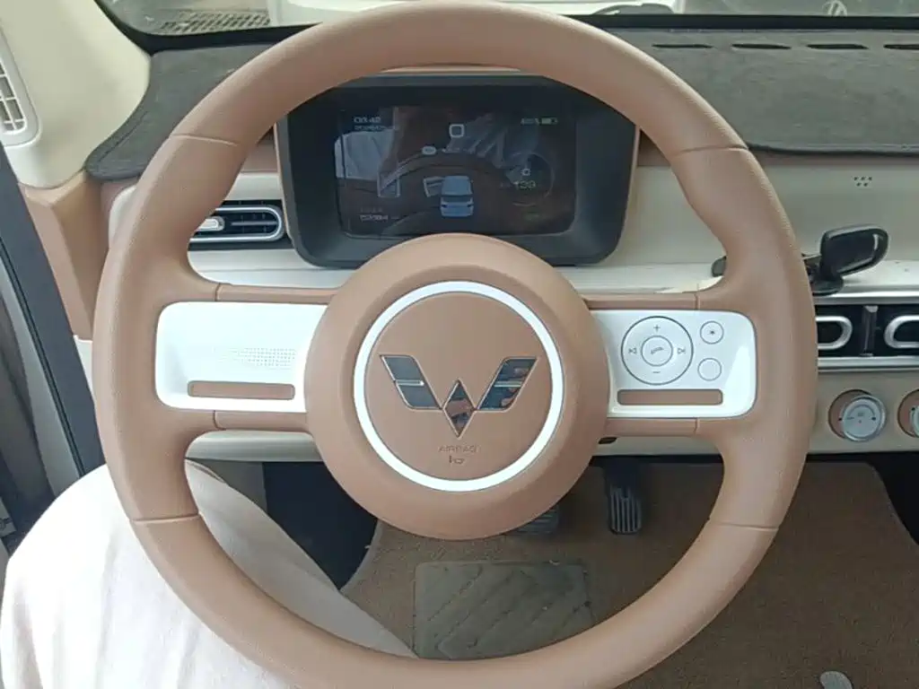 Wuling MINIEV — миниатюра 11