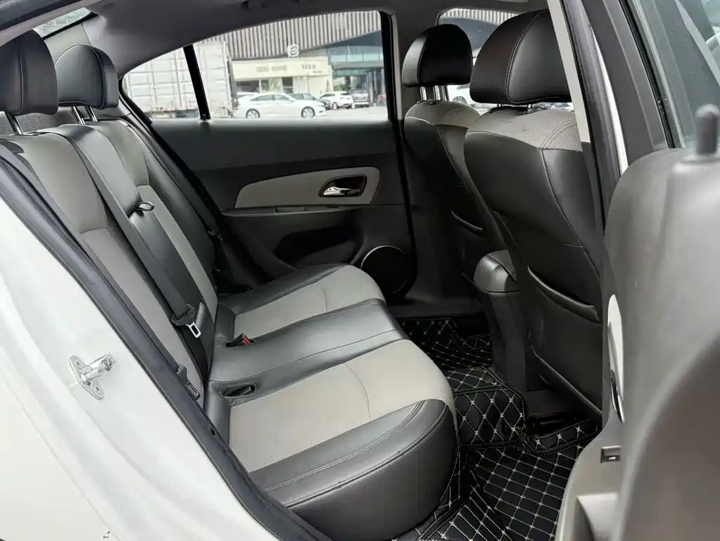 Chevrolet Cruze — миниатюра 7