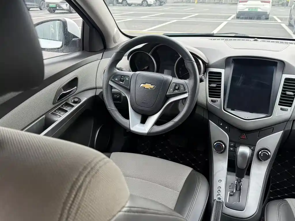 Chevrolet Cruze — миниатюра 12