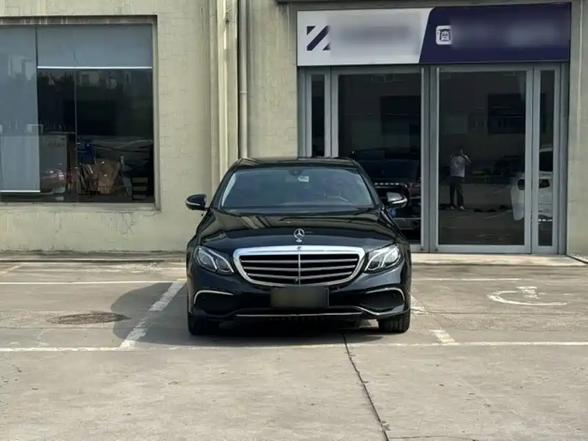 Mercedes-Benz E-Class — миниатюра 5