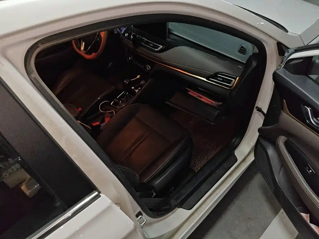 Changan Eado DT — миниатюра 19
