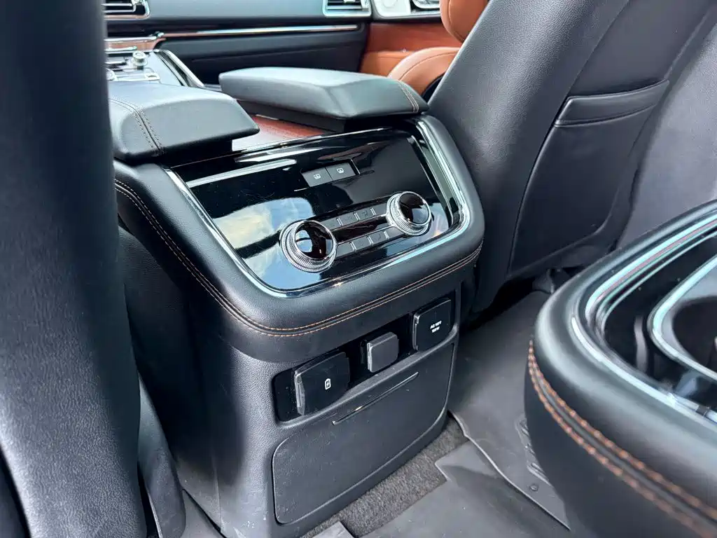 Lincoln Navigator — миниатюра 22