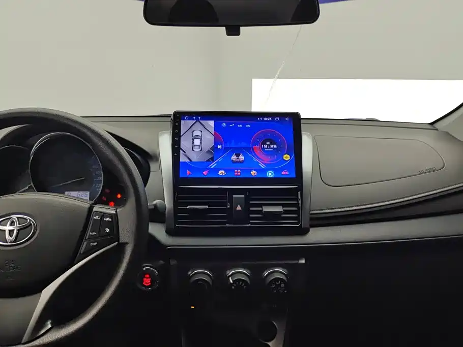 Toyota Yaris L — миниатюра 13