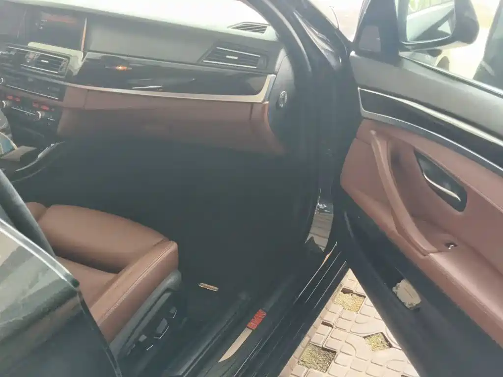 BMW 5 Series — миниатюра 18