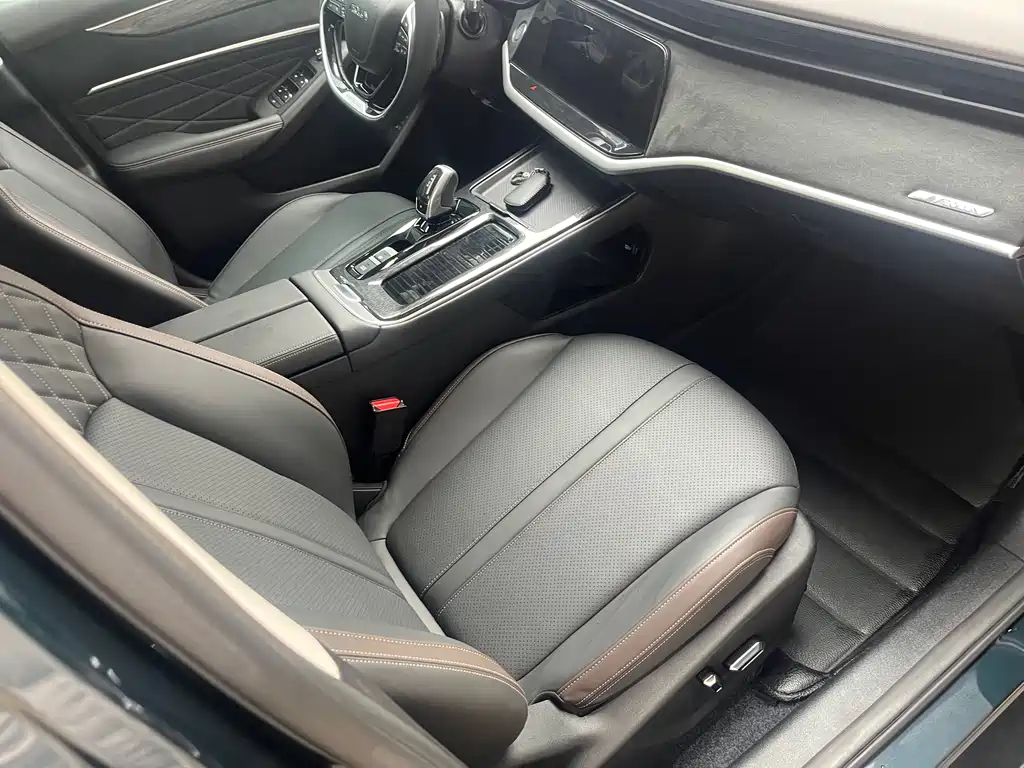 DONGFENG YI HYUN MAX