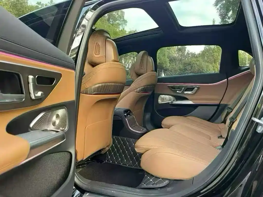 Mercedes-Benz E-Class — миниатюра 6