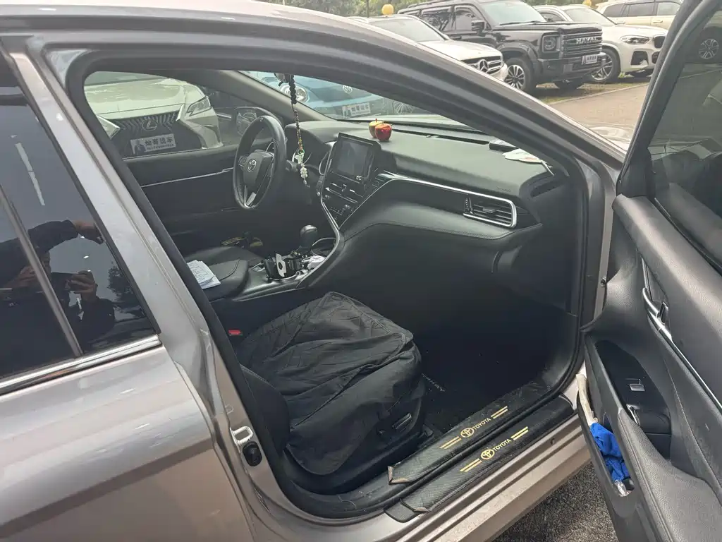 Toyota Camry — миниатюра 6