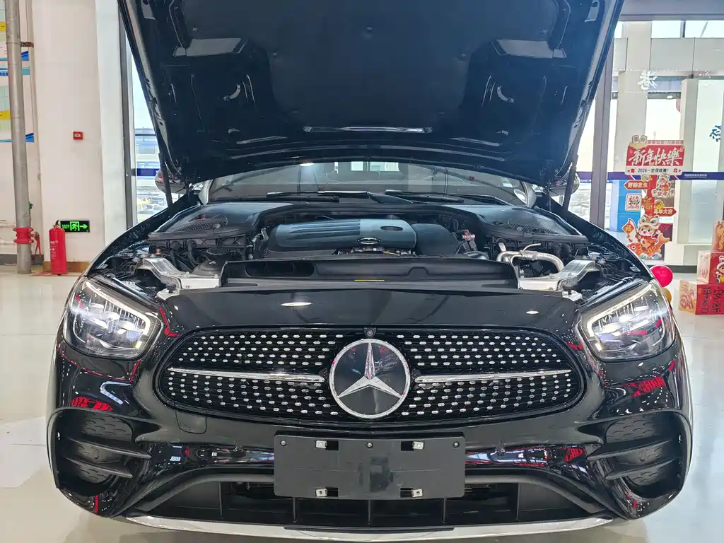 MERCEDES-BENZ E CLASS