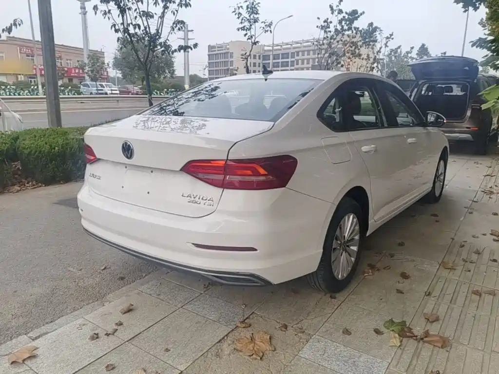 Volkswagen Lavida — миниатюра 7