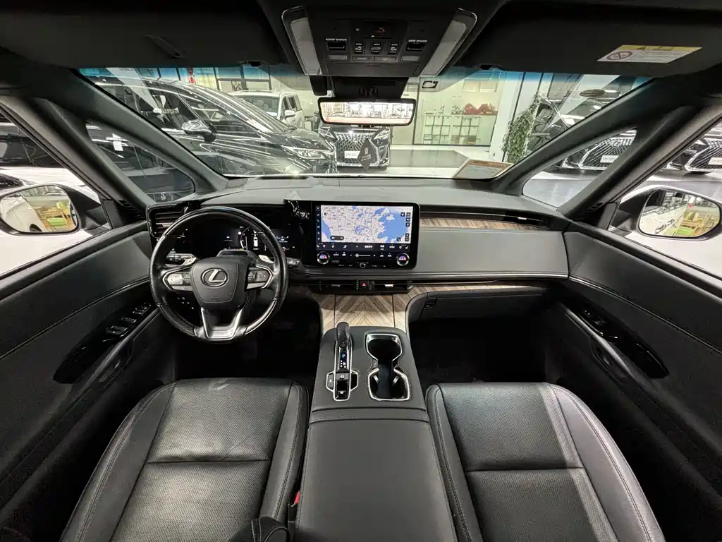 Lexus LM — миниатюра 14