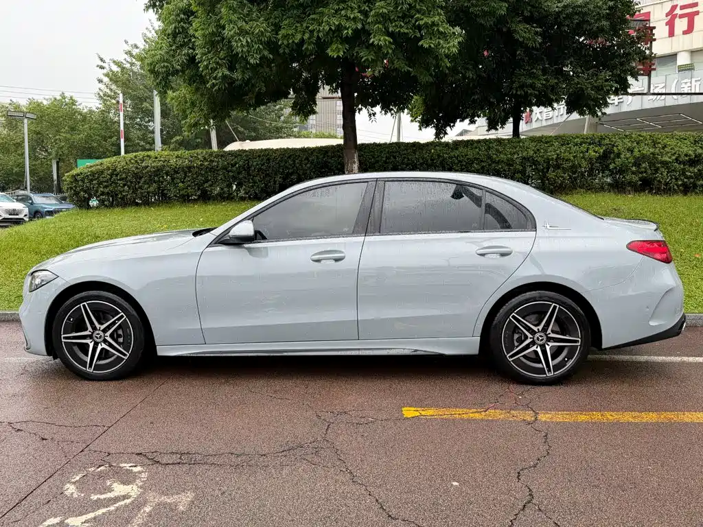 Mercedes-Benz C-Class — миниатюра 3