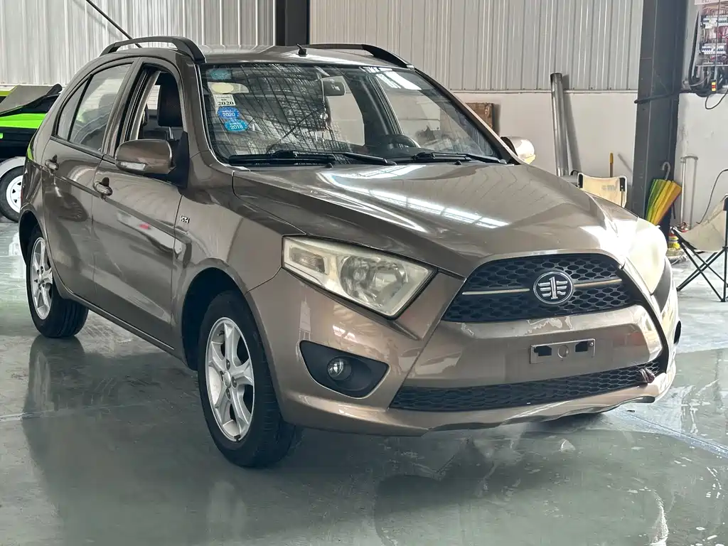 BYD Xia N7 N7 2013 1.3L MT Luxury