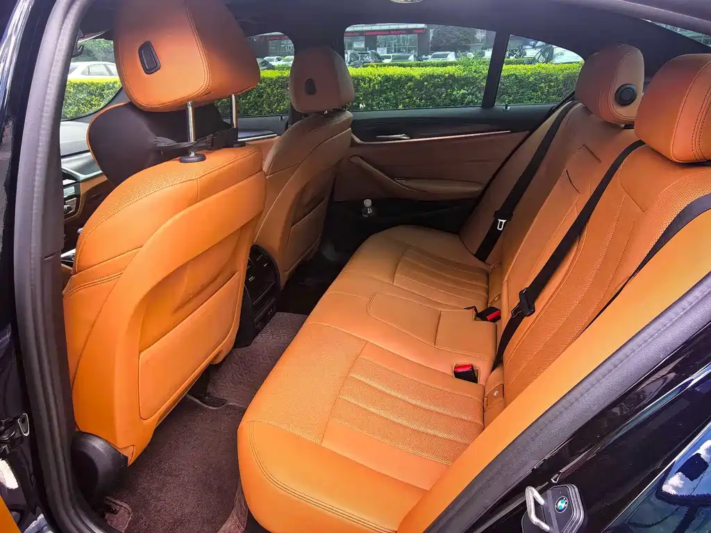 BMW 5 Series (Import) — миниатюра 8