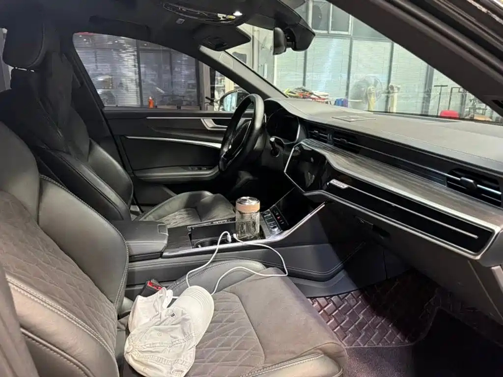 Audi A6L 2023 55 TFSI quattro Premium