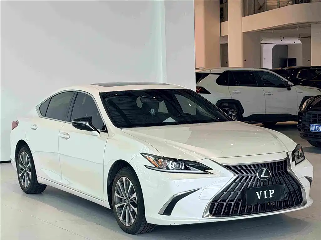 Lexus ES — миниатюра 3