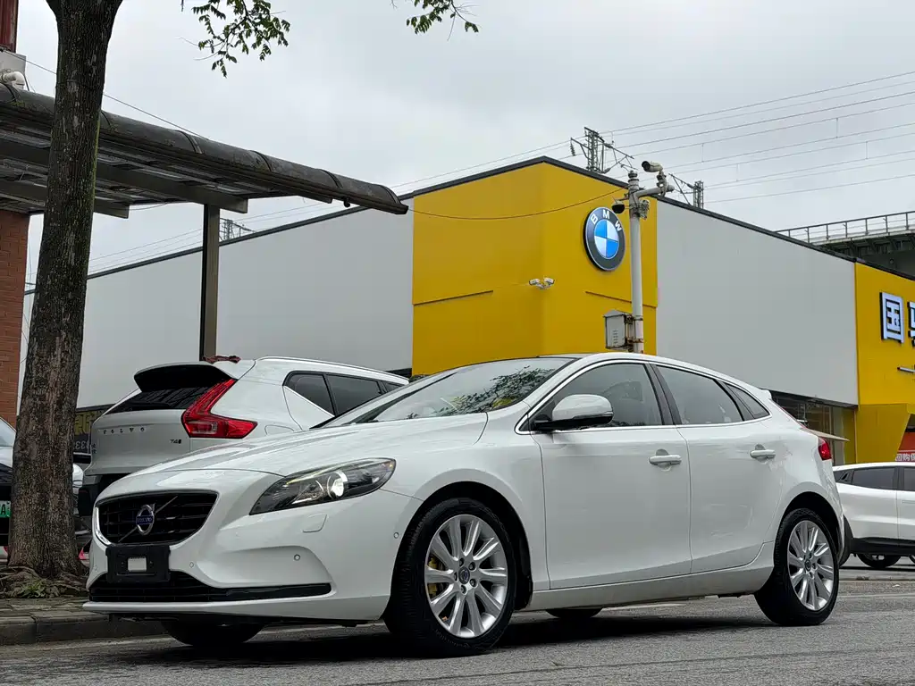Volvo V40 2013