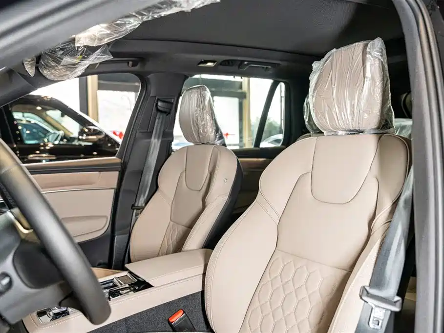 Volvo XC90 2025 T8 Luxury 7 мест