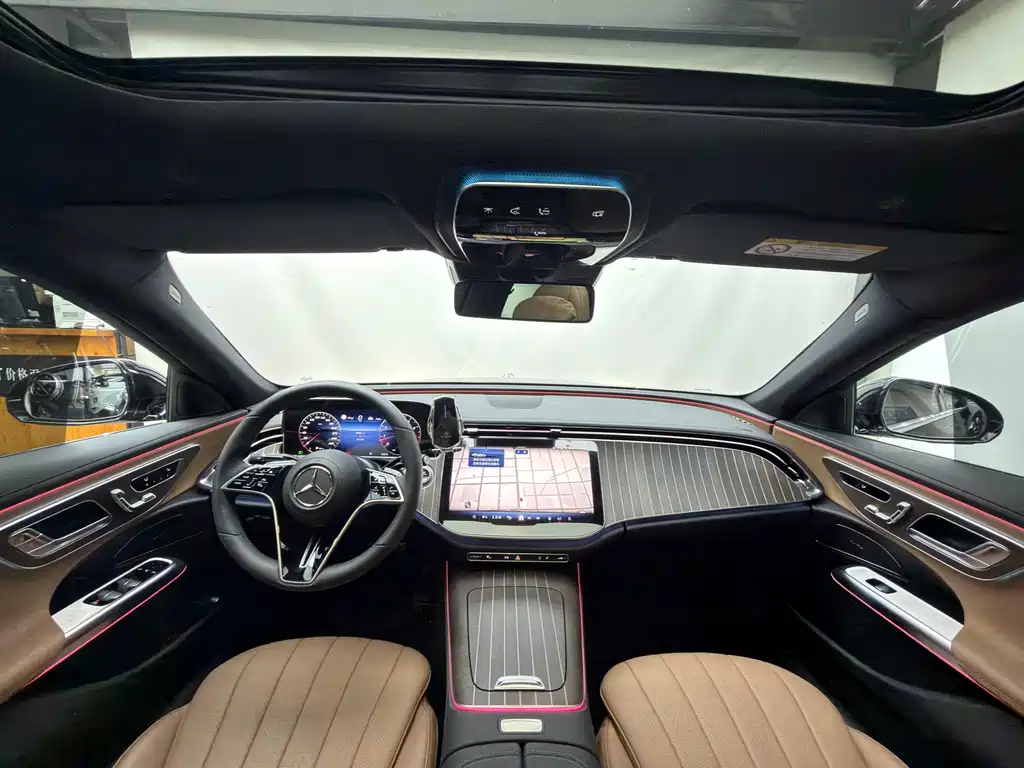 Mercedes-Benz E-Class — миниатюра 7