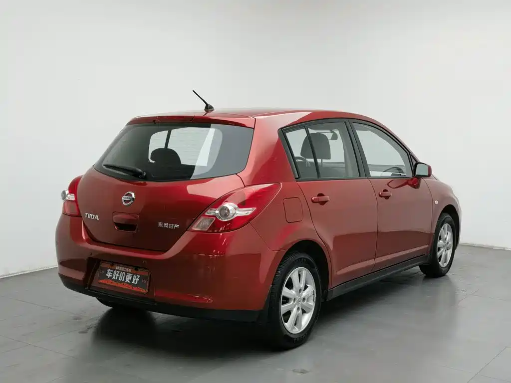 Nissan Tiida — миниатюра 2